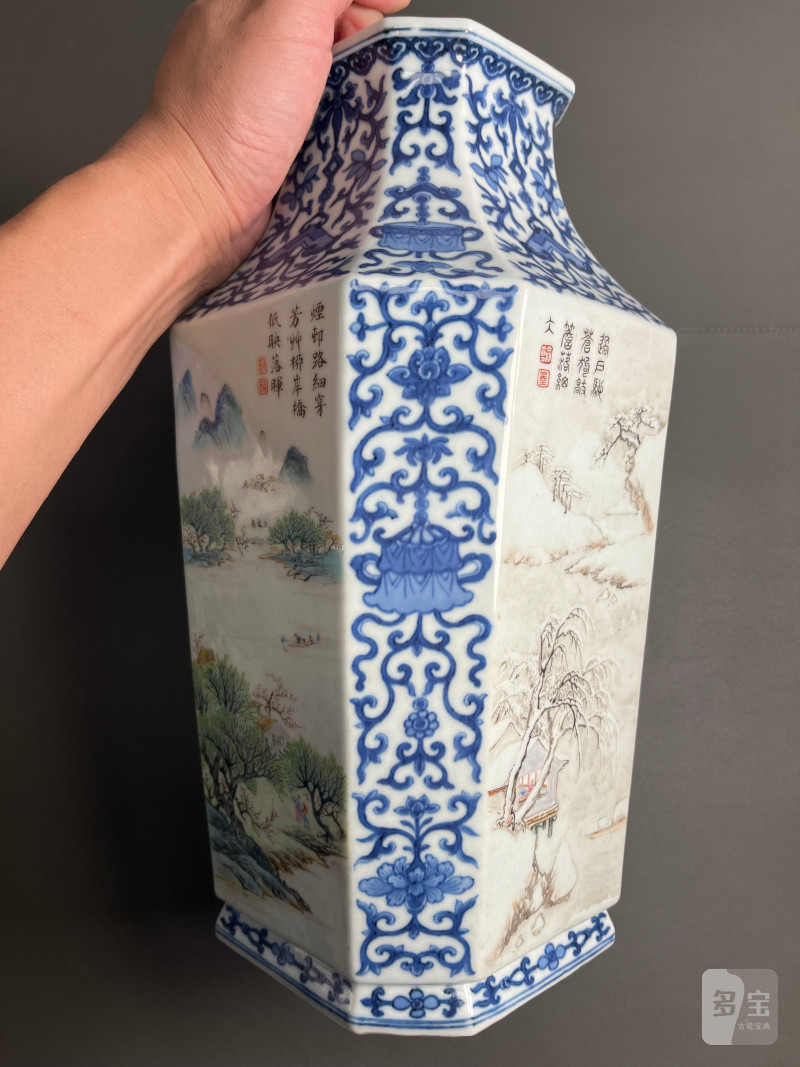 清乾隆  青花八吉祥开光洋彩“四时燕居”图诗文八方瓶 - 图6